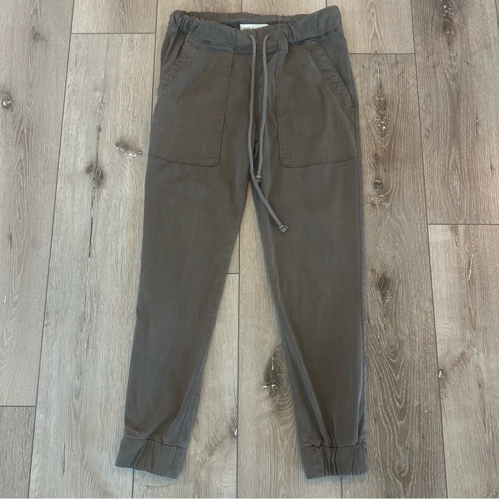 NWOT Cloth & Stone Olive Green Joggers Cargo Pockets Casual Drawstring Pants XS